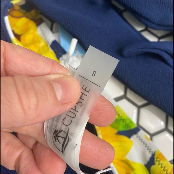 NWT cupshe reversible bikini size small - Picture 5 of 5